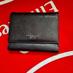 67. Men Evolution Pierre Cardin Leather Wallet. NWNT